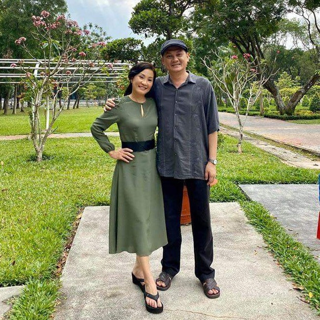 Nam nghệ sĩ 60 tuổi vừa khoe hạnh phúc bên Hồng Đào: 'Thấy lòng nhẹ hơn' Ảnh 3