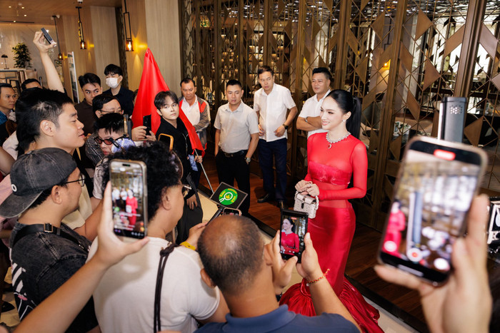 Khán giả kỳ vọng Hương Giang sẽ đạt thành tích cao tại chung kết MGI All Stars diễn ra trong thời gian sắp tới. Ảnh: FBNV