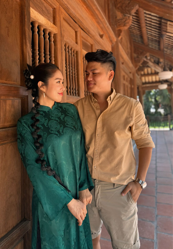Lê Phương được ông xã hết mực cưng chiều, sẵn sàng làm hậu phương để cô yên tâm hoạt động nghệ thuật. Ảnh: FBNV