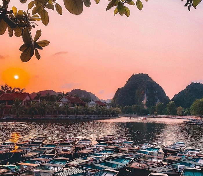 Cảnh đẹp khi mặt trời lặn ở Ninh Bình.
