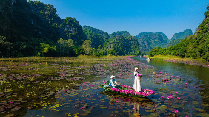 Đẹp ngẩn ngơ sông nước Ninh Bình.