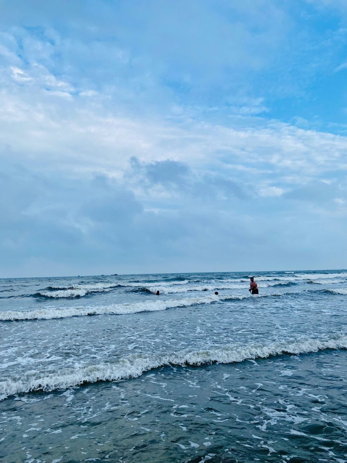 Bãi biển sinh thái Rạng Đông.