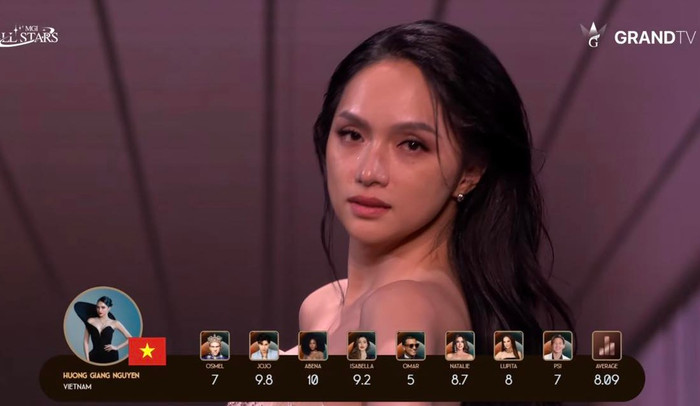 Phần thi mặt mộc của Hương Giang có giám khảo chấm 5 điểm.
