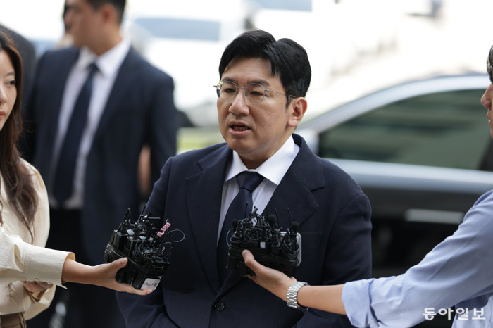 Bang Si Hyuk và bài toán đạo đức của 'đế chế' HYBE Ảnh 2