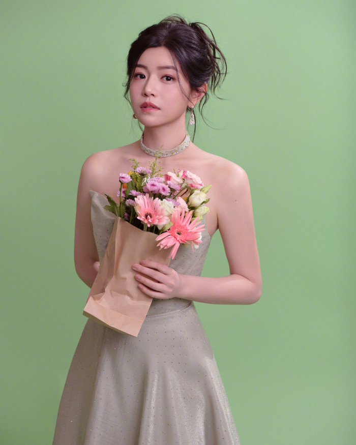 Trần Nghiên Hy đang tập trung điều trị sau khi gặp chấn thương. Ảnh: Weibo