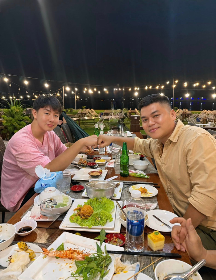 Trung Kiên được nhiều người ngưỡng mộ vì luôn yêu thương con riêng của vợ như con ruột.