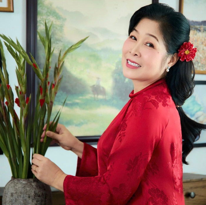 Khán giả rất yêu mến NSND Hồng Vân. Ảnh: FBNV