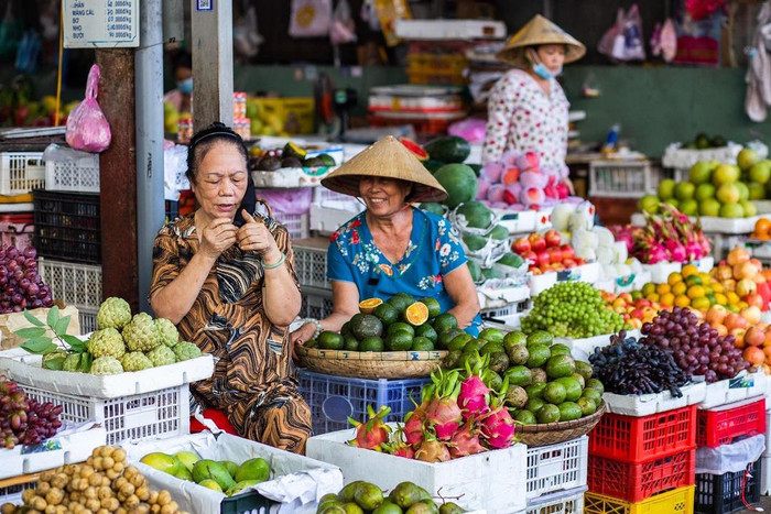 Các tiểu thương bán hàng ở chợ Cồn niềm nở, thân thiện.