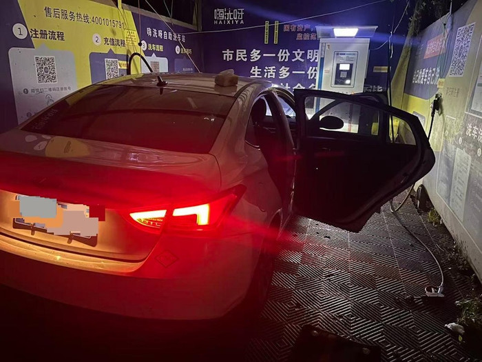 Chở khách nữ lúc 3 giờ sáng, tài xế taxi 'sang chấn tâm lý' vì sự việc trên xe Ảnh 3