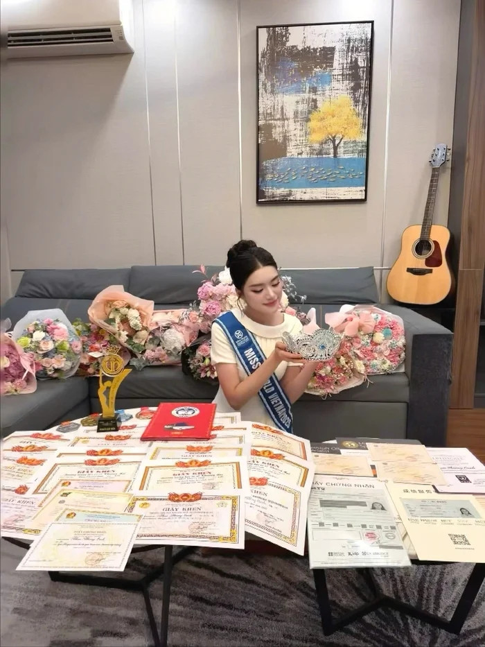 Học vấn ấn tượng và 'bảng vàng' thành tích của Phương Oanh Ảnh 1