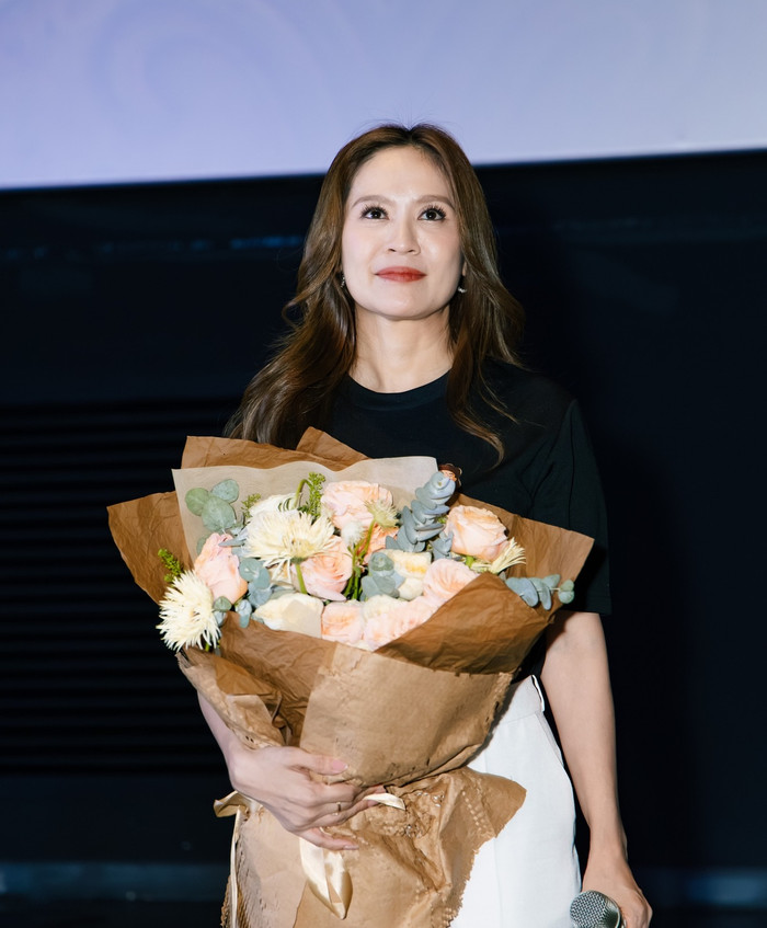 Thanh Thúy liên tục xuất hiện tại các cụm rạp để giao lưu với khán giả, hy vọng cứu doanh thu phim Trùm Sò.