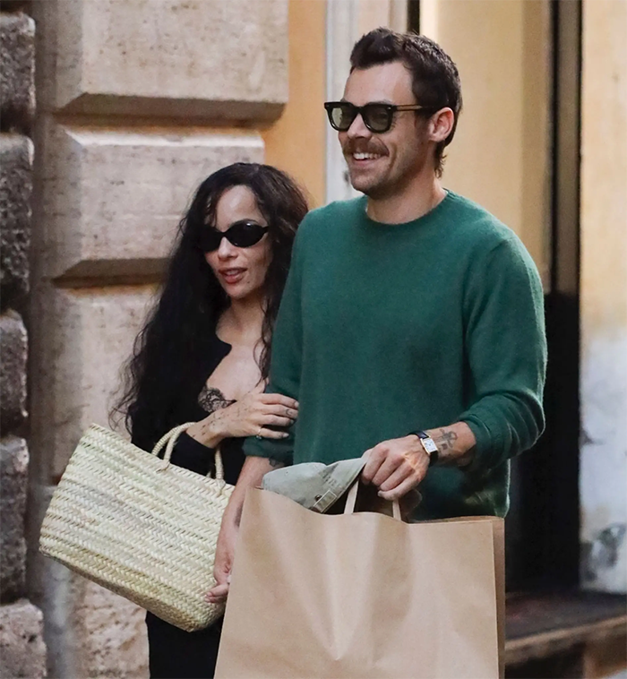 Mối quan hệ của Harry Styles và Zoe Kravitz bắt đầu thu hút sự chú ý từ tháng 8 năm ngoái.