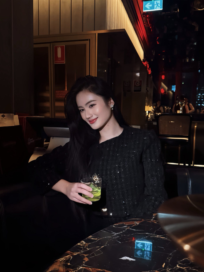 Hoa hậu Ý Nhi chia sẻ khoảnh khắc đời thường khi ở Úc du học.