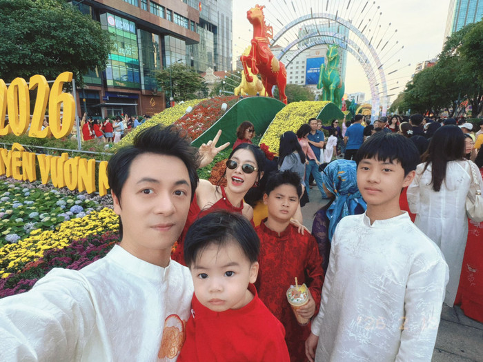 Hôn nhân viên mãn của vợ chồng Đăng Khôi và Thủy Anh.