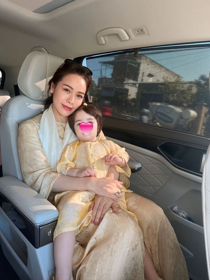 Nhật Kim Anh tìm thấy hạnh phúc ở tuổi 41 khi quyết định sinh thêm một cô công chúa đáng yêu.