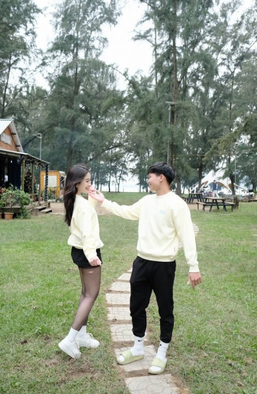 Cầu thủ Hồ Văn Cường và bà xã đều cùng quê Nghệ An.