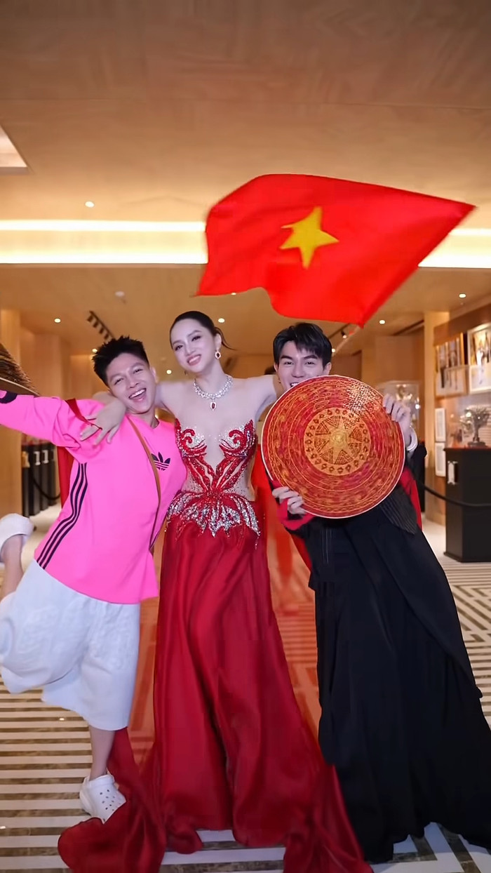Những hình ảnh trong đoạn clip được Hương Giang chia sẻ.