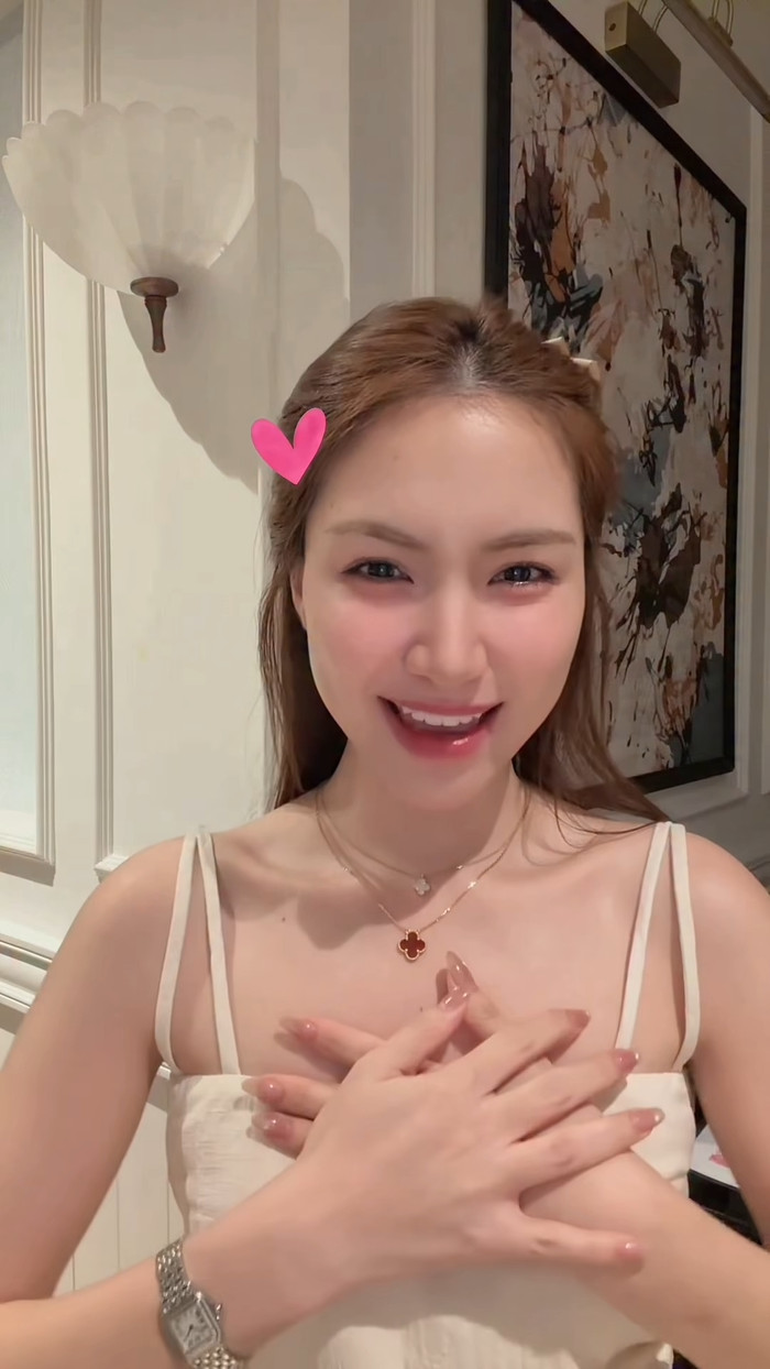 Hòa Minzy dành những lời động viên, khích lệ tinh thần cho Hương Giang.
