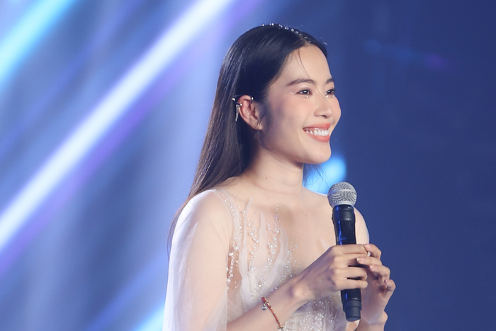 Sự xuất hiện của Nam Em ở một cuộc thi nhan sắc mới đây cho thấy nỗ lực trở lại của người đẹp.