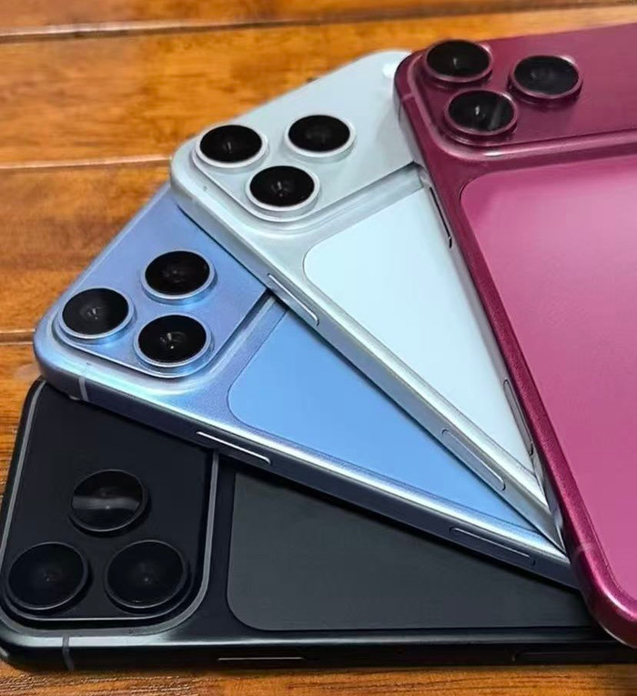 Những mô hình này cho thấy iPhone 18 Pro Max sẽ có các màu Xanh nhạt (Light Blue), Đen (Black), Bạc (Silver) và Đỏ anh đào đậm (Dark Cherry).&nbsp;