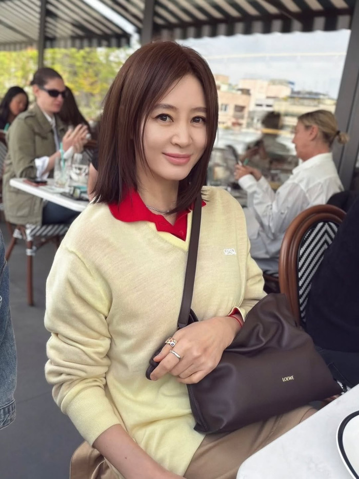 Nhiều khán giả cảm thấy khó có thể tin khi biết Kim Hye Soo năm nay đã bước sang tuổi 56. Ảnh: IGNV