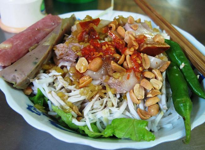 Món ăn 'thách thức khứu giác' ở quê Mỹ Tâm, du khách đến chơi là thử cho bằng được Ảnh 3
