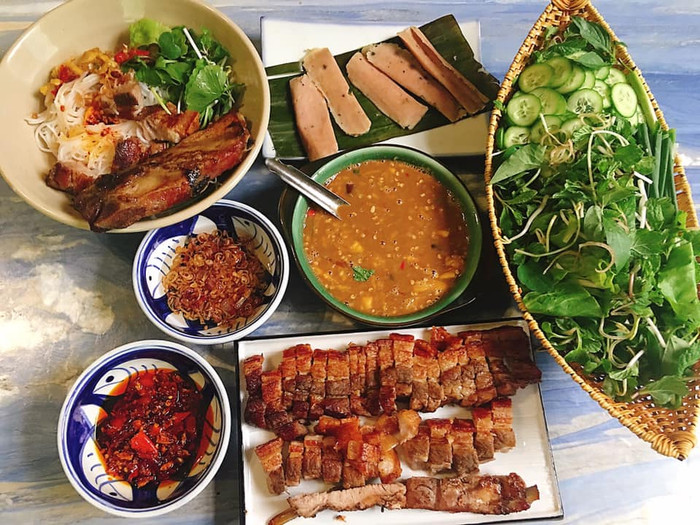 Món ăn 'thách thức khứu giác' ở quê Mỹ Tâm, du khách đến chơi là thử cho bằng được Ảnh 4