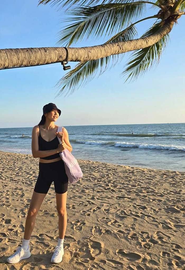 Han Hye Jin từng khiến khán giả bất ngờ khi tiết lộ trên kênh cá nhân rằng cô lần đầu tiên trong đời chạm mốc 60kg.&nbsp;