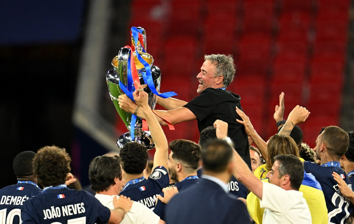 Luis Enrique đang biến PSG từ đội bóng nhiều siêu sao thành đế chế vĩ đại mới của bóng đá châu Âu. Ảnh: Reuters
