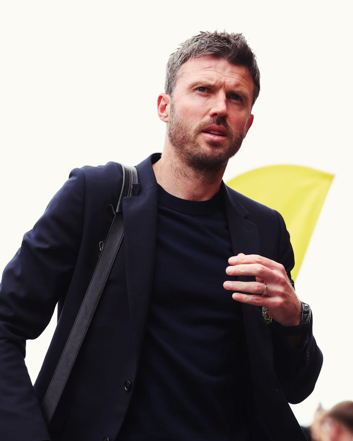 Michael Carrick đã gửi những lời chúc tốt đẹp nhất tới Sir Alex Ferguson, người được ghi lại hình ảnh đến sân Old Trafford. Ảnh: Manchester United