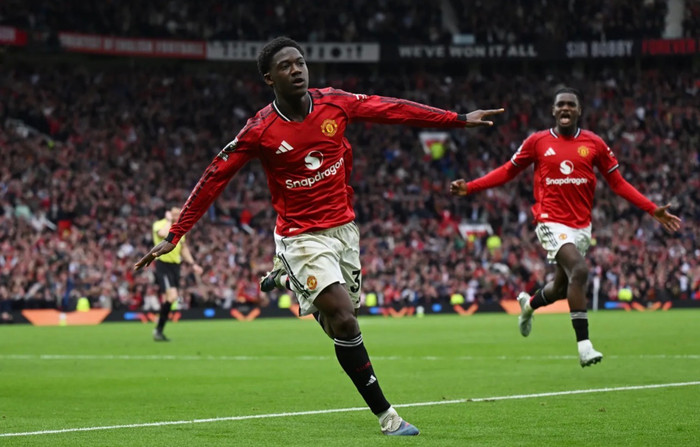 Kobbie Mainoo đã hóa người hùng đưa Manchester United trở lại Champions League. Ảnh: Getty