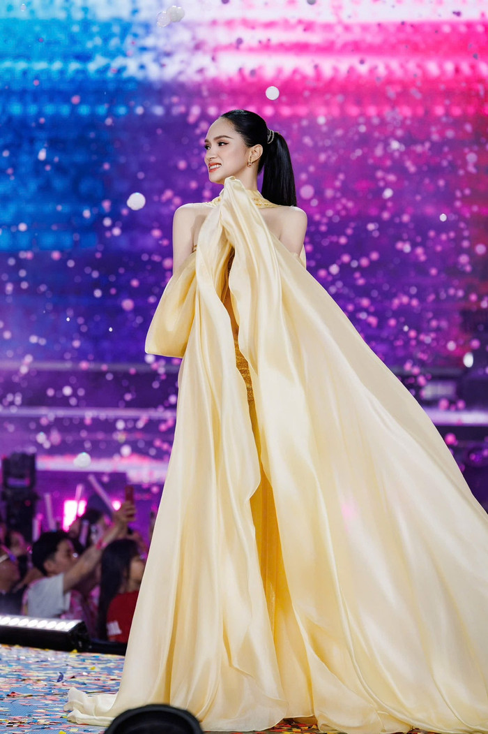Hương Giang gây chú ý khi xuất hiện tại MGI All Stars.