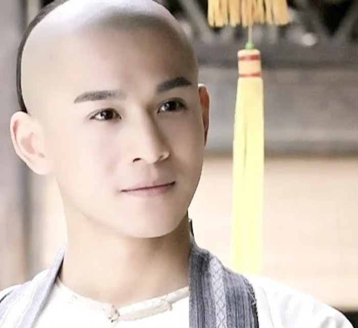Điều khiến nhân vật này trở nên gây thất vọng không phải vì anh thiếu tài năng, mà bởi anh không đủ bản lĩnh để bảo vệ điều quan trọng nhất.&nbsp;