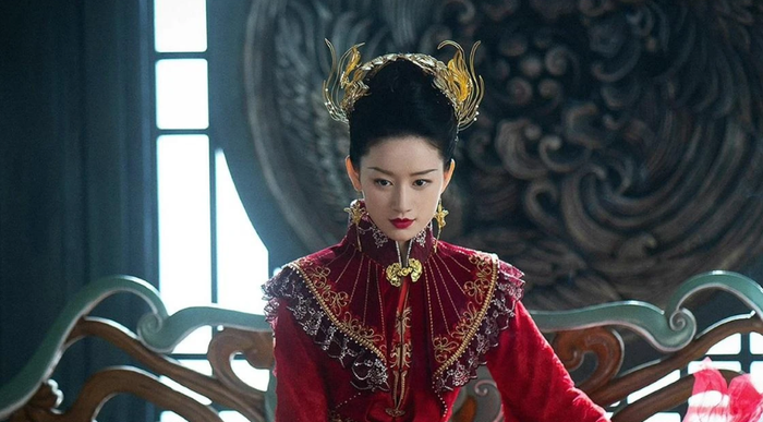 Ở Ngự Giao Ký: Dữ Quân Sơ Tương Thức, Quách Hiểu Đình lại mang diện mạo hoàn toàn đối lập.