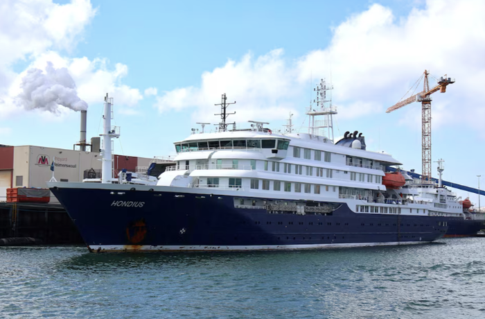 Hình ảnh lưu trữ của tàu du lịch Hondius tại Vlissingen, Hà Lan ngày 17/5/2025. Tàu MV Hondius – một du thuyền có trụ sở tại Hà Lan – được cho là đã xảy ra ổ dịch nghi do virus Hanta, theo thông tin từ cơ quan chức năng và truyền thông ngày 3/5/2026. Ảnh do REUTERS cung cấp/phát hành (ảnh tư liệu).