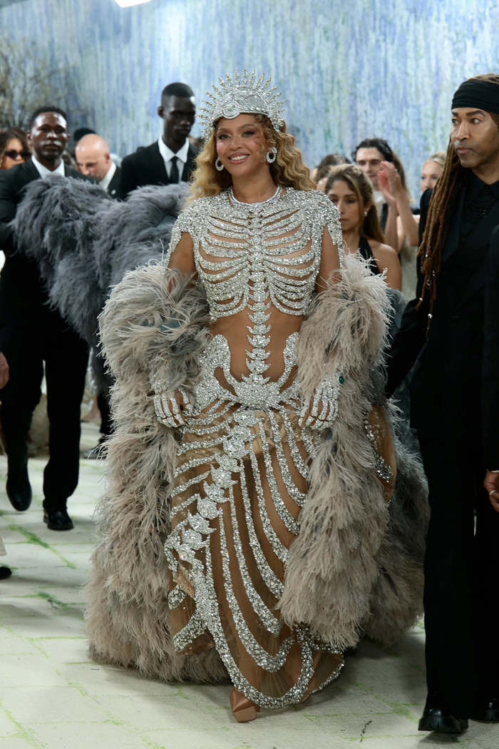 Beyoncé tái xuất Met Gala sau 10 năm, đẳng cấp 'nữ hoàng' khó ai thay thế Ảnh 2