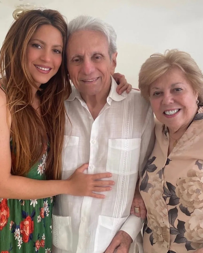 Shakira nhận tin dữ về cha ruột trước giờ biểu diễn tại Brazil Ảnh 3
