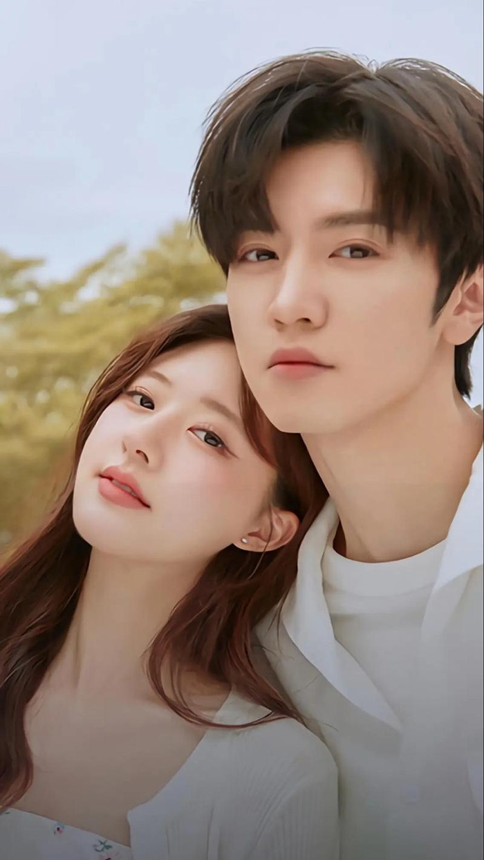Phim được chuyển thể từ tiểu thuyết của Trúc Dĩ và nhanh chóng trở thành một trong những tác phẩm thanh xuân nổi bật. Nhân vật Tang Trĩ đem lòng yêu thầm Đoàn Gia Hứa - bạn thân của anh trai. Sau thời gian xa cách, họ gặp lại khi cô bước vào đại học. Câu chuyện phát triển theo hướng nhẹ nhàng, tập trung vào sự chuyển biến tự nhiên từ tình cảm đơn phương sang tình yêu thực sự.
