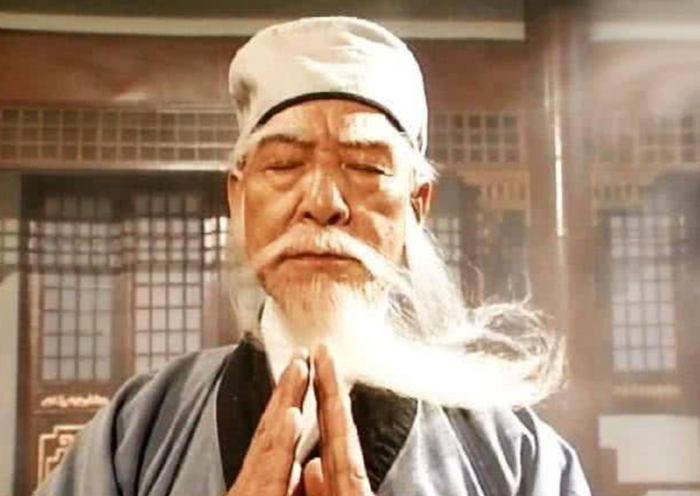 Trái với vẻ ngoài rất bình thường, ẩn bên trong Vô Danh thần tăng lại là một thân tuyệt học với nội công không thấy đáy. (Ảnh: Sohu)