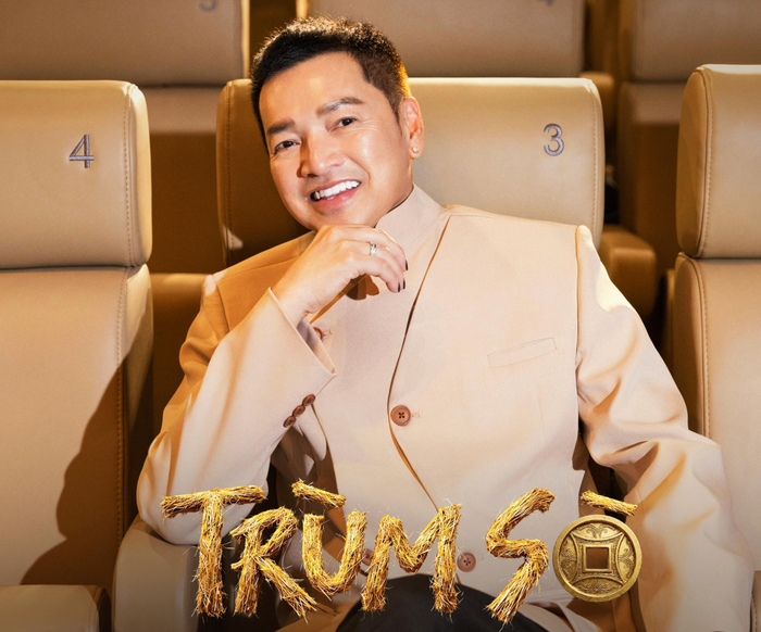 Trong phim Trùm Sò, nghệ sĩ Quang Minh vào vai Thầy Đề, một nhân vật mang màu sắc trào phúng (Ảnh: FBNV).