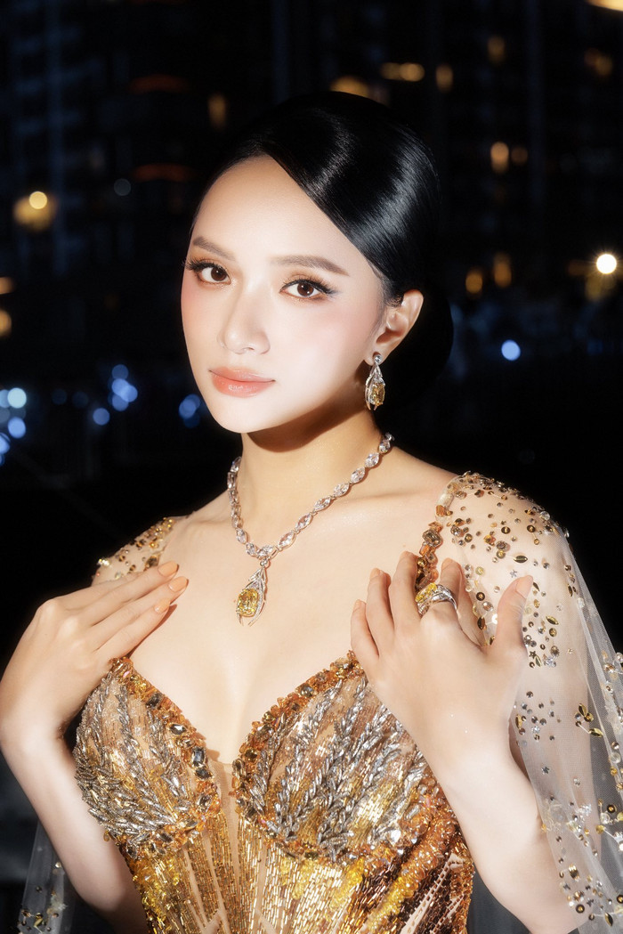 Hương Giang được nhiều khán giả kỳ vọng có thể chạm tay đến giải thưởng cao nhất cuộc thi, ước tính 26 tỷ đồng.