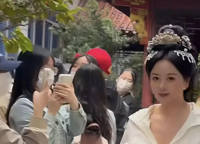 Nữ diễn viên gây chú ý với tạo hình cổ trang trong dự án Ti Cung Lệnh.