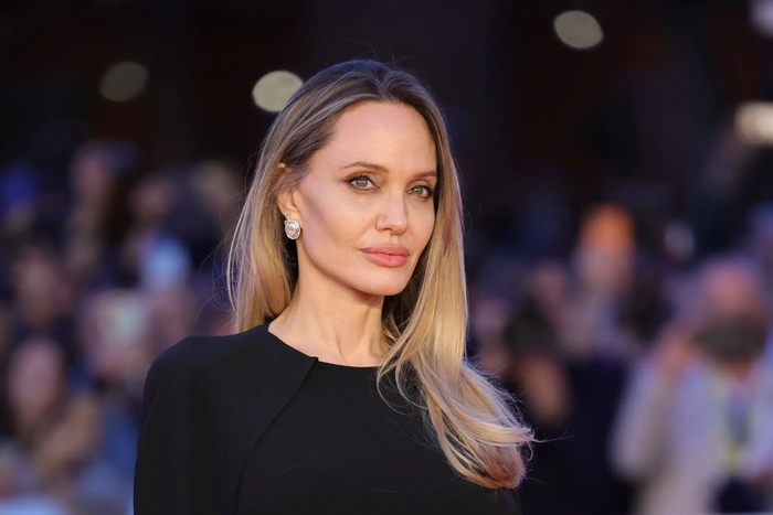 Angelina Jolie vừa giành chiến thắng quan trọng trước Brad Pitt trong cuộc chiến pháp lý.