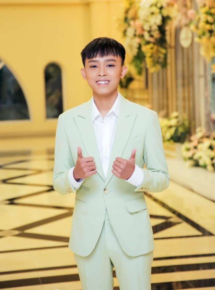 Ca sĩ Hồ Văn Cường.