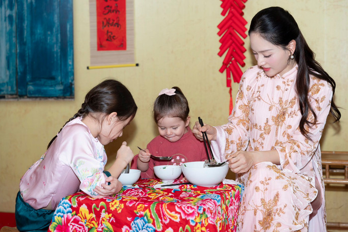 Lan Phương dành nhiều thời gian bên cạnh con cái.&nbsp;