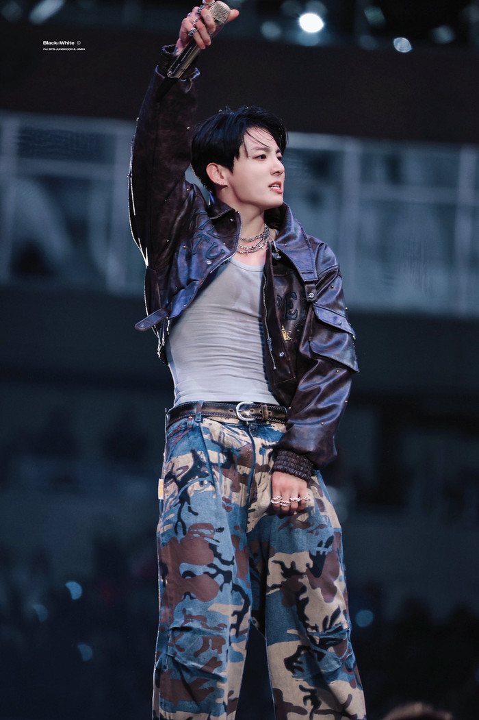 Jungkook là nghệ sĩ Kpop đầu tiên xuất hiện trong sách giáo khoa Mỹ Ảnh 1