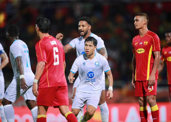 Nguyễn Xuân Son đã không thể khi bàn trong ngày Nam Định thua 1-2 ở Malaysia. Ảnh: Nam Định FC