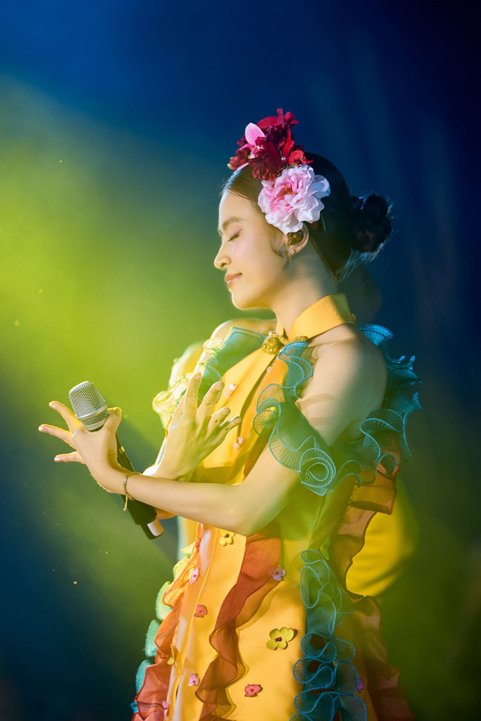 'Chuyện lạ' với Hoàng Thùy Linh Ảnh 5