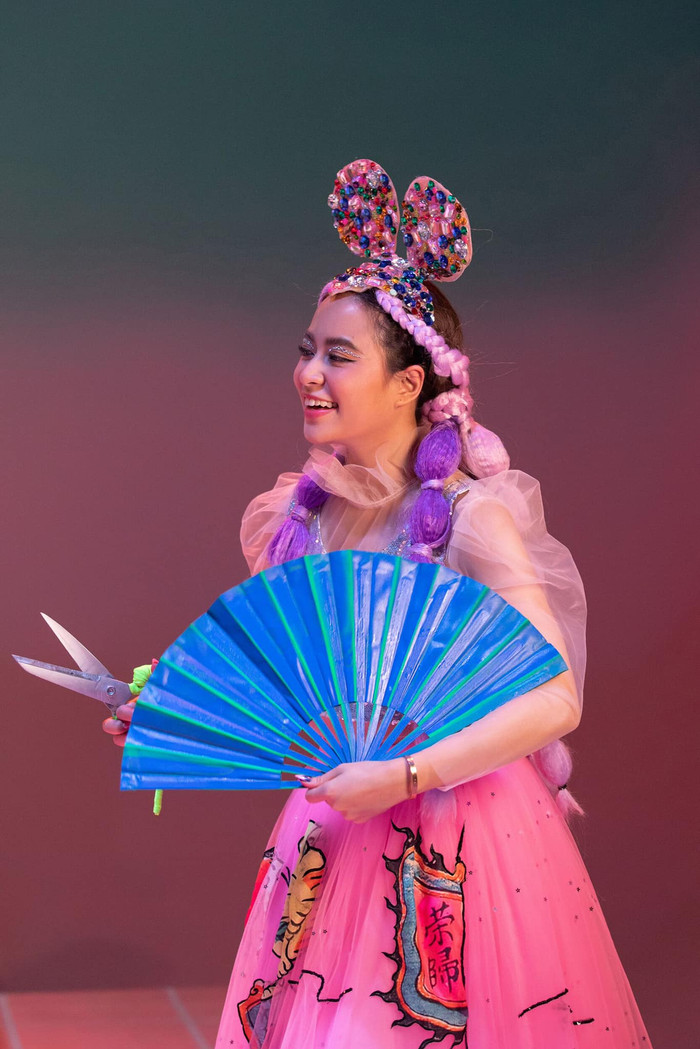 'Chuyện lạ' với Hoàng Thùy Linh Ảnh 1