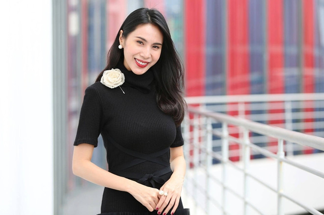 Ca sĩ Thuỷ Tiên
